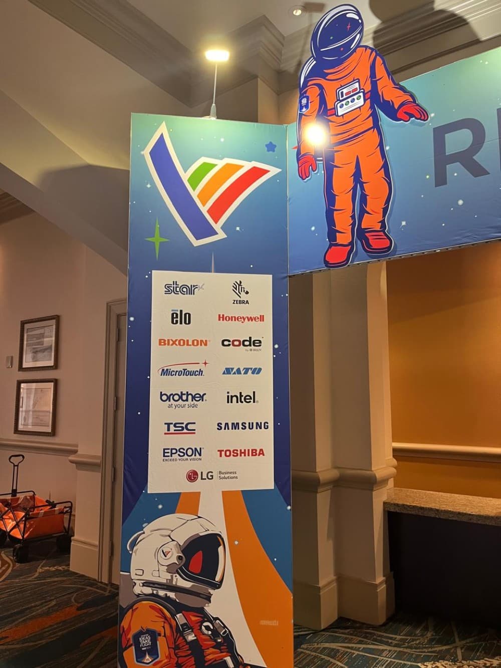 Intelligis fortalece alianzas estratégicas en el sector salud durante el BlueStar Vartech 2024