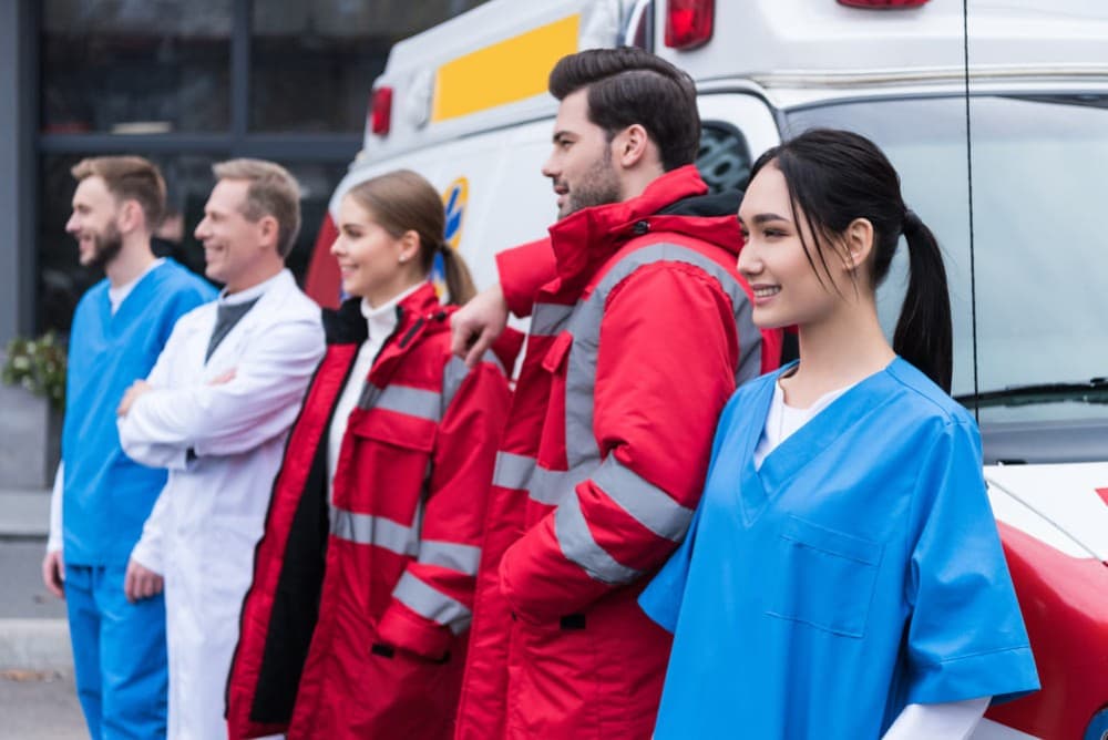 Maximiza la eficiencia en emergencias: encuentra y asigna ambulancias rápidamente